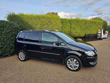 VOLKSWAGEN TOURAN 2.0 TDI Sport DSG 5dr (7 Seats)